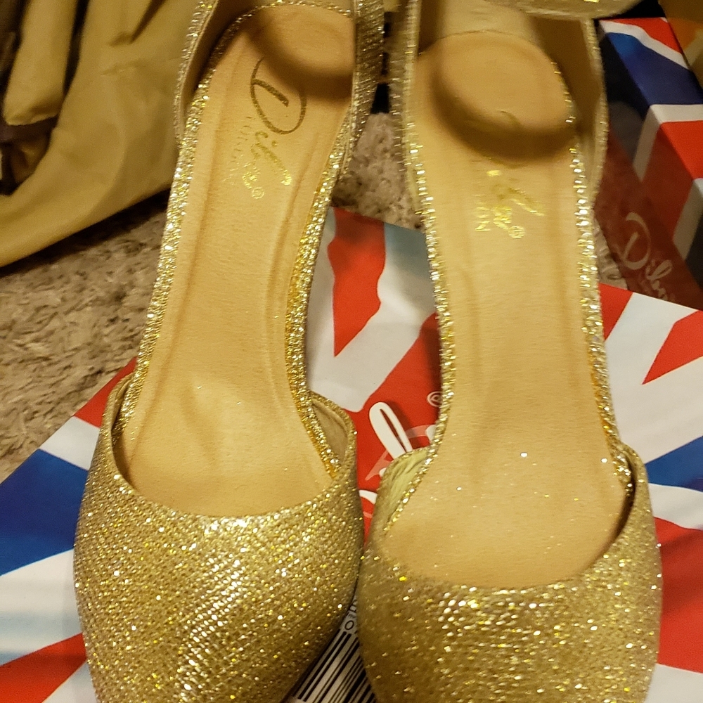 Cute Pumps - image 4